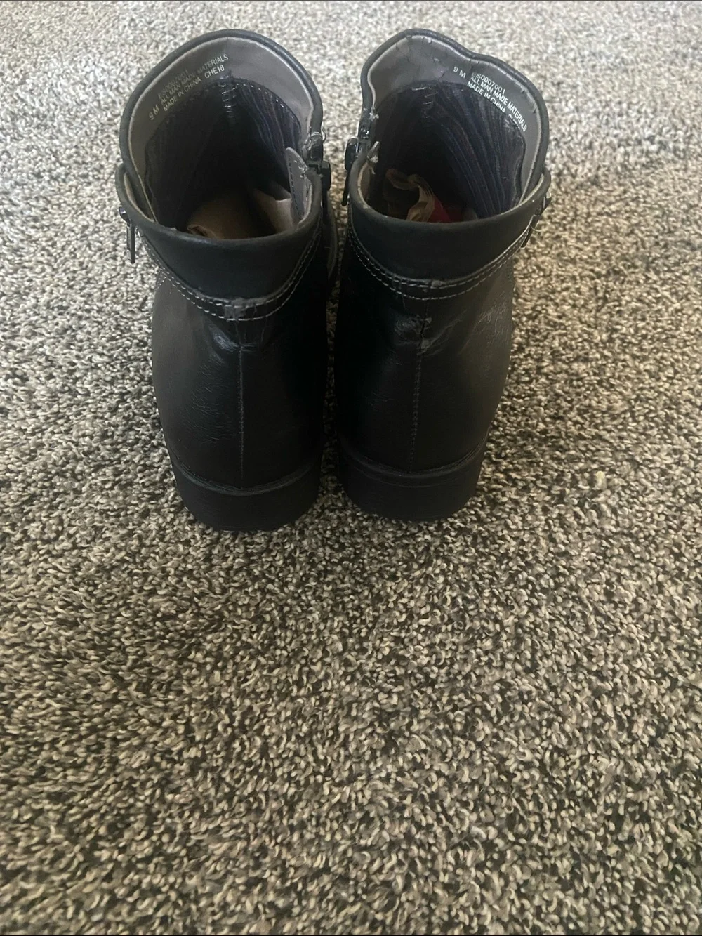 Women’s eurosoft by Sofft Black zip boots size 9M.